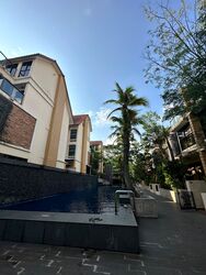 Holland Link (D10), Terrace #579188771